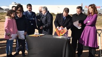 Primera piedra del que será nuevo colegio en el barrio de Imaginalia, en Albacete