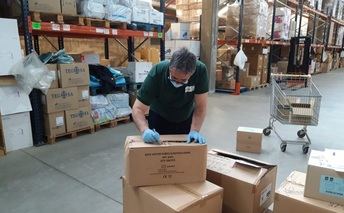 Más de medio millón de artículos de protección a sanitarios enviados esta semana en Castilla-La Mancha