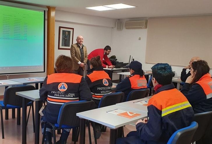 Voluntarios de Protección Civil participan en cursos sobre incendios en vegetación y logística en accidentes graves