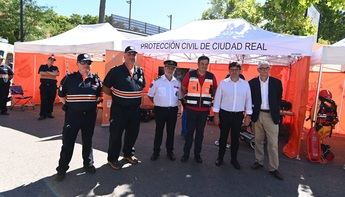 Agradecimiento a los voluntarios de Protección Civil por su compromiso en la Feria de Albacete