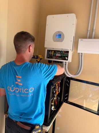 La instalación de placas solares en San Pedro del Pinatar crece con fuerza y transforma el modelo energético local