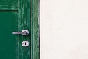 Los mejores trucos para abrir una puerta sin llaves