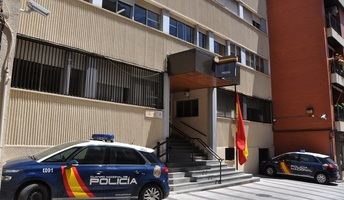 Muere una mujer caer desde el balcón de su vivienda en Puertollano tras ceder una barandilla