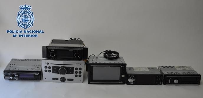 Detenidos los cuatro ladrones que robaban en el interior de 26 coches en Puertollano (Ciudad Real)