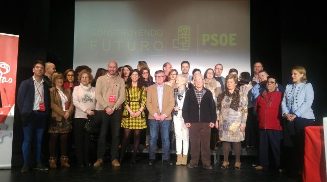 Ramón García y la nueva ejecutiva del PSOE de Hellín.