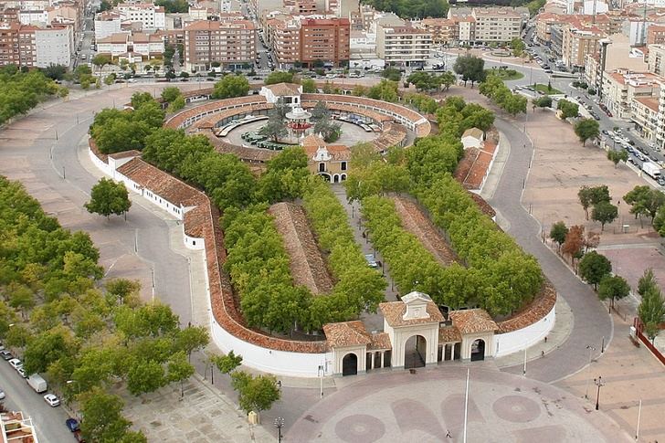 El Ayuntamiento de Albacete renovará la iluminación de Caseta, Recinto Ferial, plaza de toros, cementerio y lonja, con fondos Edusi