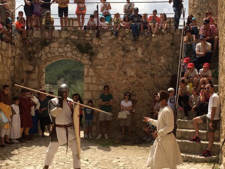 Todo preparado para la VI Recreación Histórica del siglo XIII en el Castillo de Alcalá del Júcar