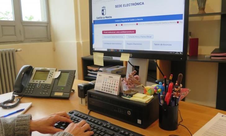Castilla-La Mancha crea un Registro de Personal Funcionario Habilitado para impulsar la administración electrónica en la Junta
