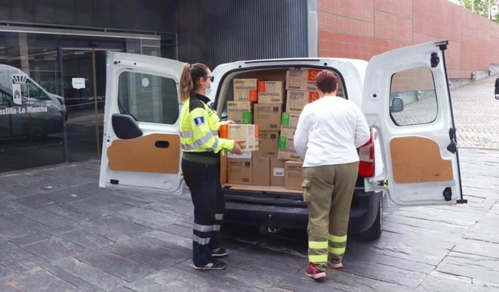 Castilla-La Mancha ha distribuido esta semana cerca de 608.000 artículos de protección para sanitarios