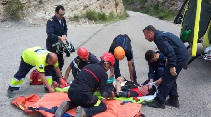 La imagen corresponde al rescate del ciclista en Casas de Ves