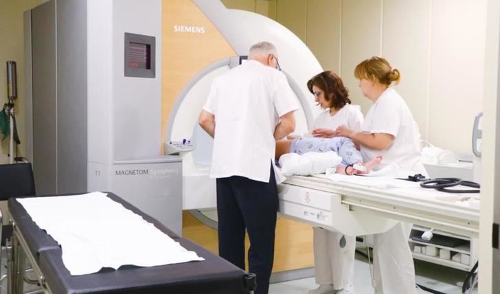 Las resonancias magnéticas en los hospitales de Castilla-La Mancha este verano han aumentado un 22%