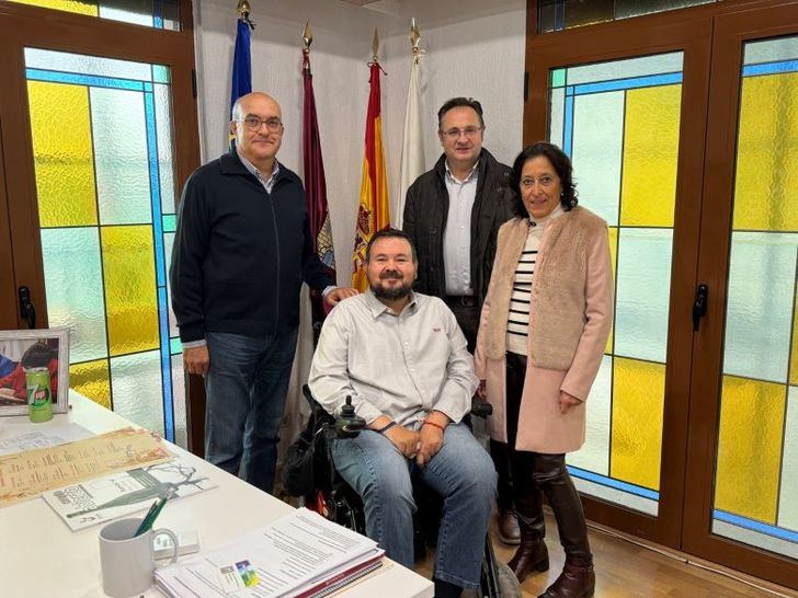 El alcalde de La Roda se reúne con la nueva presidenta de la Hermandad de Donantes de Sangre de Albacete