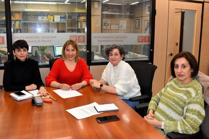 Amparo Torres pide reactivar la colaboración con la Unión de Consumidores de Albacete para mejorar servicios