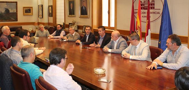 Los políticos se ‘ponen las pilas’ para evitar que la provincia de Albacete se quede sin autobuses de línea