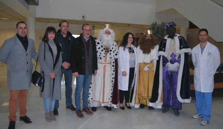 Los Reyes Magos visitaron varios colectivos e instituciones en Villarrobledo