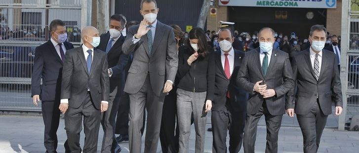 Los albaceteños reciben entre aplausos al rey Felipe VI en su llegada a la nueva Ciudad de la Justicia