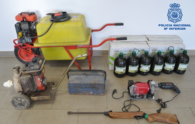 Efectos recuperados tras la detención.