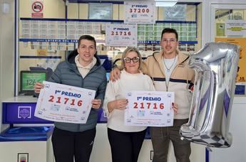El número 21716 se lleva el Primer Premio de la Lotería Nacional en La Roda, Albacete