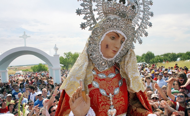 La Roda se prepara para la romería de regreso de la Virgen de los Remedios a su santuario de la Fuensanta