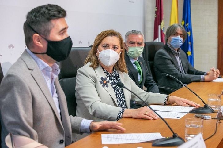 Castilla-La Mancha no se plantea suspender clases ni cerrar centros: 'La vacunación está haciendo su efecto'
