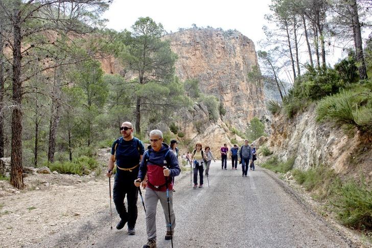 Las rutas de senderismo de la Diputación llegaron a la Manchuela este fin de semana, en Casas de Ves y Alborea
