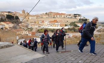 Chinchilla deslumbro a los participantes de las Rutas de Senderismo de la Diputación