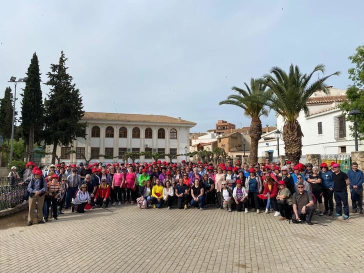 Inicio del programa Rutas Senderista para Mayores en Elche de la Sierra con gran participación