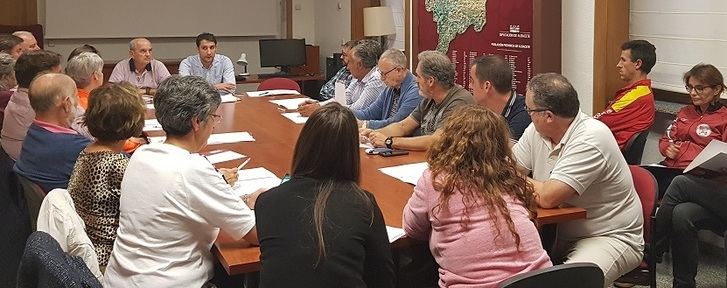 Imagen de archivo de una reunión del diputado de Deportes para mejorar el deporte escolar.