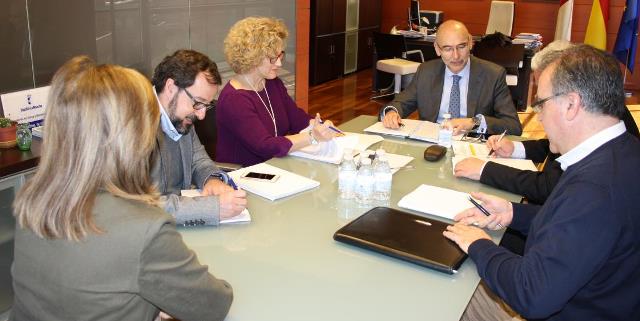 Sanidad analiza con los técnicos de Consumo el anteproyecto de Ley sobre los Derechos de las Personas Consumidoras en Castilla-La Mancha