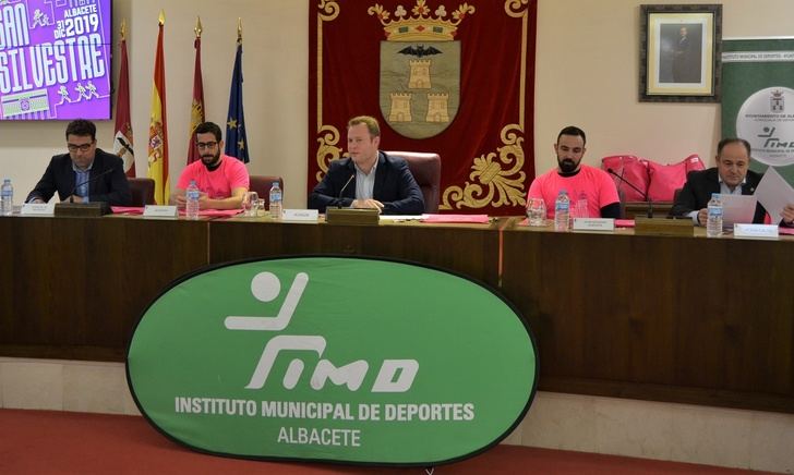 La San Silvestre de Albacete 2019 tendrá camiseta oficial en homenaje a la María Larios