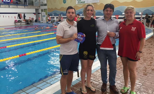 La San Silvestre acuática de Albacete cumple su cuarta edición, en la piscina Juan de Toledo