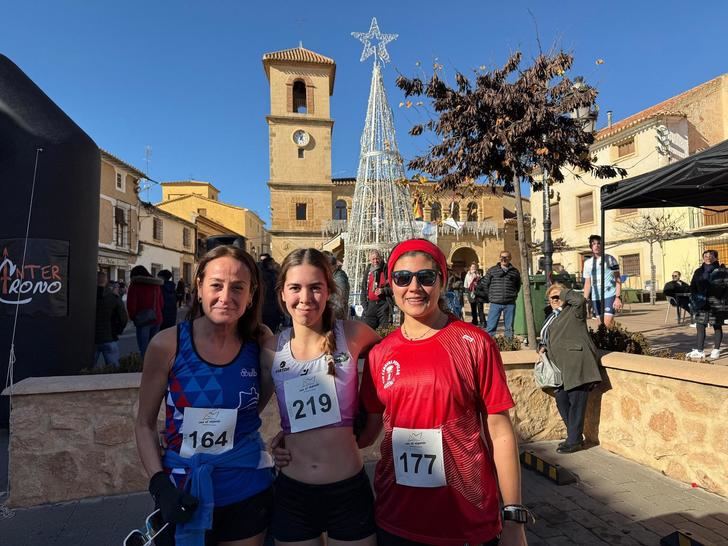 José Antonio Hernández y Alicia Cano, campeones de la XII San Silvestre de San Pedro