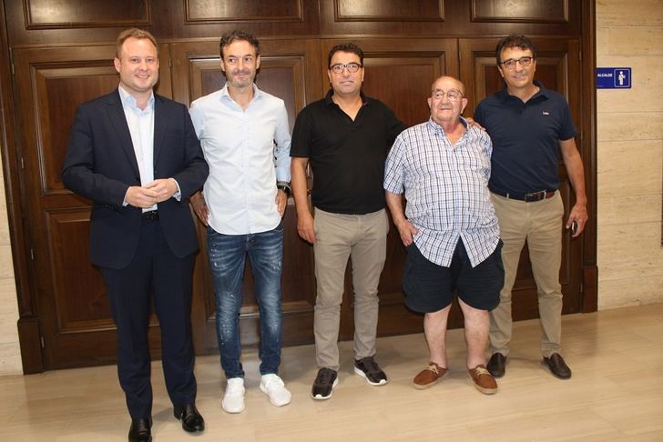  A Santi Denia le 'encantaría' jugar en Albacete con las categorías inferiores de la selección