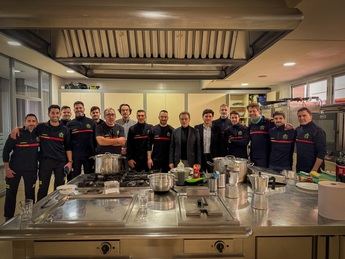 Reconocimiento especial a los 24 agentes y 13 bomberos que trabajarán en Nochebuena en Albacete