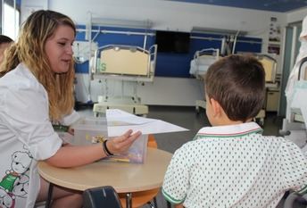 Más de 100 niños hospitalizados han participado en la Escuela de Verano del Hospital de Albacete