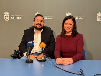 La Roda crea una mesa de trabajo para combatir la soledad no deseada, priorizando el bienestar social