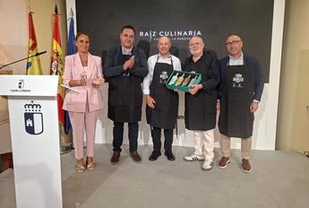 El aceite de oliva destacado en el stand de la Junta como motor económico en la feria de Albacete