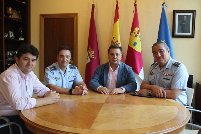 El alcalde de Albacete destaca el valor que aporta el Programa de Liderazgo Táctico a la ciudad