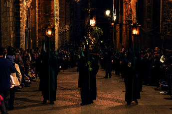 El Cristo de la Humildad y el Redentor procesionan este miércoles en la Semana Santa de Toledo