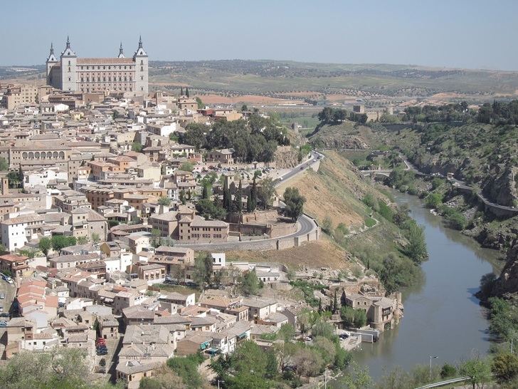 Toledo regulará los pisos turísticos en el Casco planteando cupos y sugiere limitarlos a primeras plantas de edificios