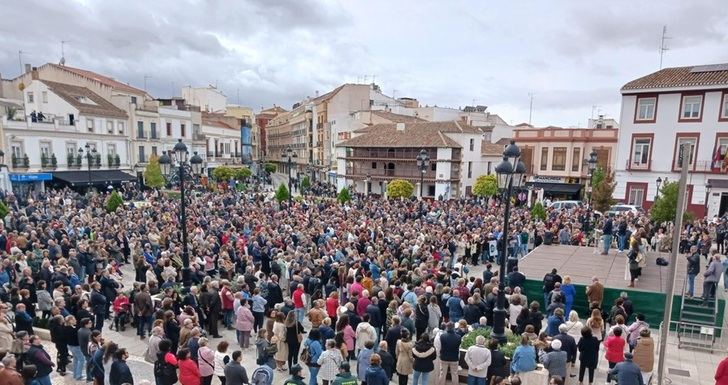 Multitud de personas reclaman a la Junta una UCI para el hospital de Tomelloso