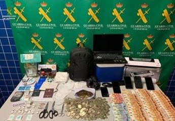 La Guardia Civil desarticula dos puntos de venta de droga en Tomelloso en la operación White Hen