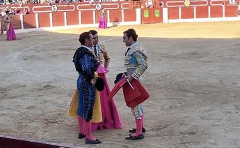 Toros con picante y toreros con muchas ganas en la corrida de Semana Santa de Hellín