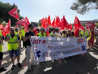 Trabajadores del transporte sanitario exigen exigen en Albacete mejoras laborales y un nuevo convenio