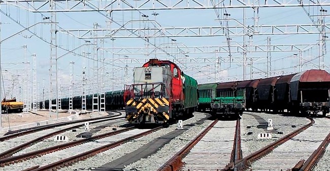 Mueren dos hombres que iban en una furgoneta tras ser arrollados por un tren de mercancías en Manzanares (Ciudad Real)