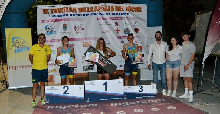 Gerónimo Dhereté y Cristina De la Torre ganan el IX Triatlón Villa de Alcalá del Júcar