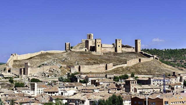 3.000 alojamientos turísticos de la región recibirán fondos bibliográficos que dan a conocer el patrimonio de Castilla-La Mancha