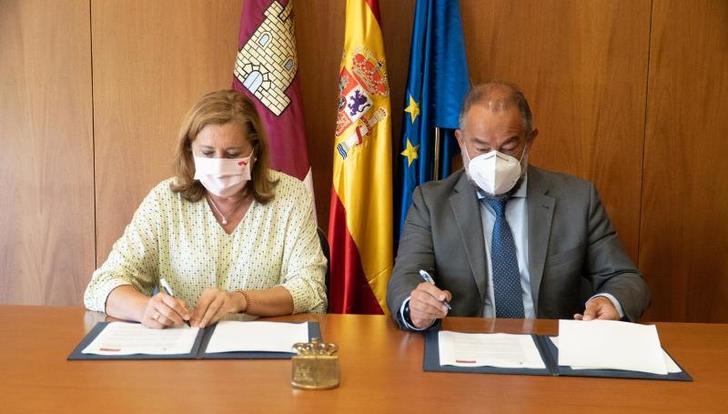 Junta y UCLM firman un acuerdo de colaboración para el fomento de actividades-servicio y de la investigación en centros educativos 