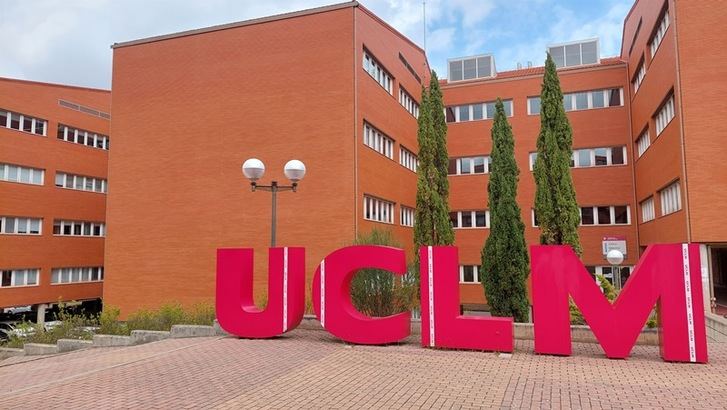 El número de mujeres supera por primera vez al de hombres en los equipos directivos de los centros de la UCLM