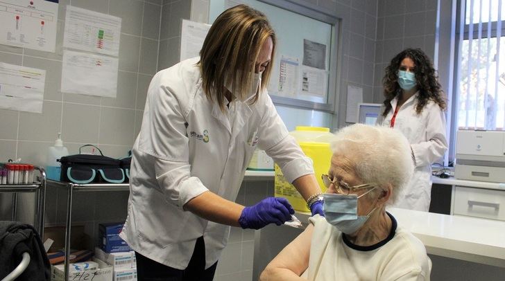 Albacete comienza la vacunación de la gripe, con 136.000 dosis preparadas